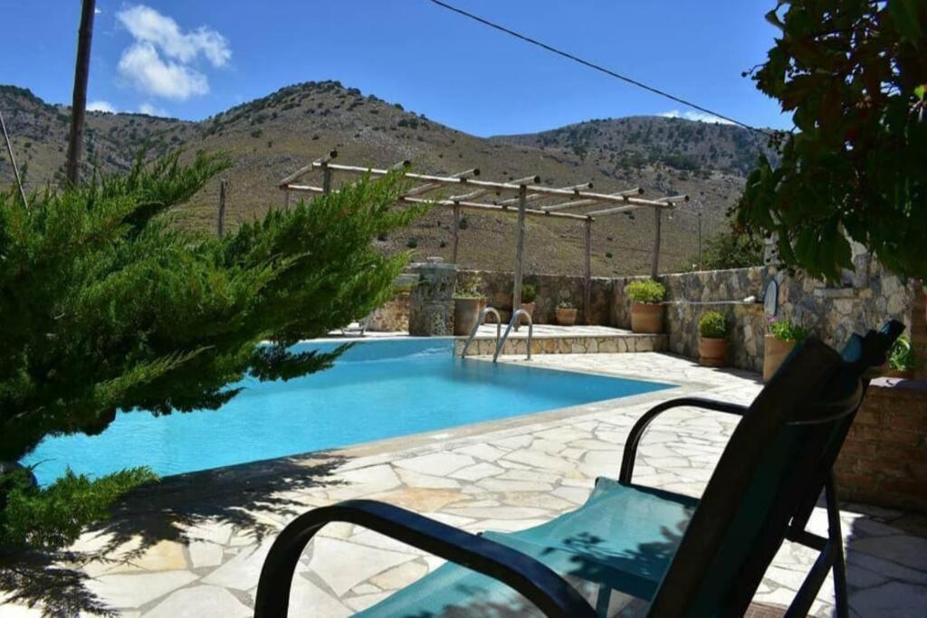 Traditional Villa With Pool In Sfakia Imbros Екстериор снимка