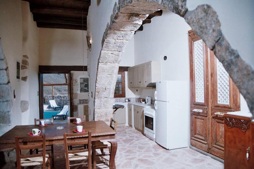 Traditional Villa With Pool In Sfakia Imbros Екстериор снимка